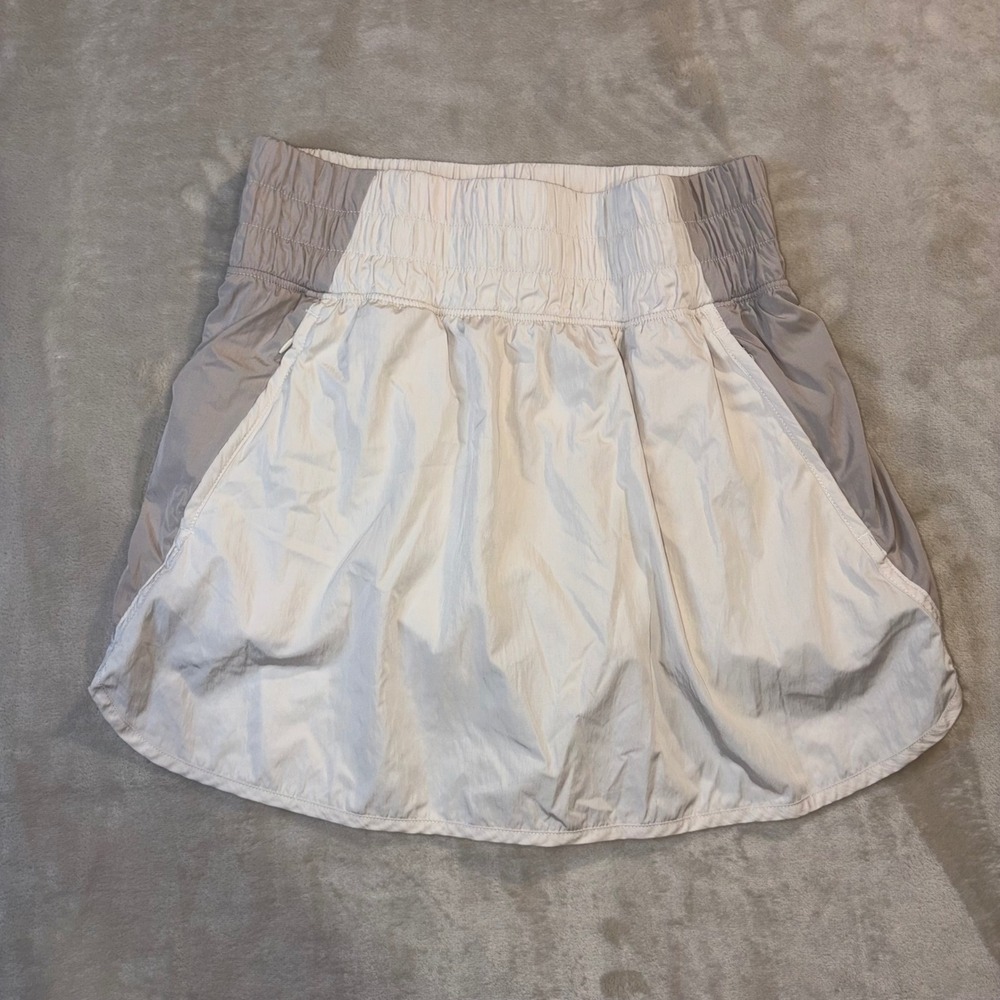 Yogalicious Radiant Color Block Bailey Skort Cream Taupe Smocked Waist Small